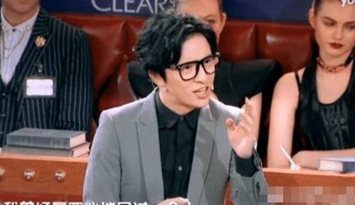 赵露思迎来事业新高峰：从吃瓜新手到娱乐圈“独立思考者”