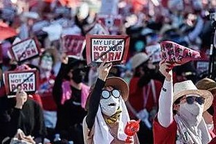 从吃瓜娱乐Logo到女演员爆料：娱乐圈的多面透视